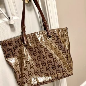 Micheal Kors purse